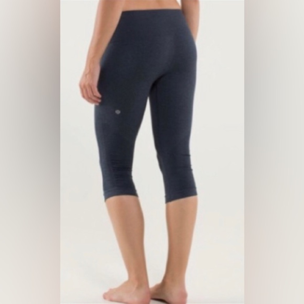 Lululemon in the flow cropped legging